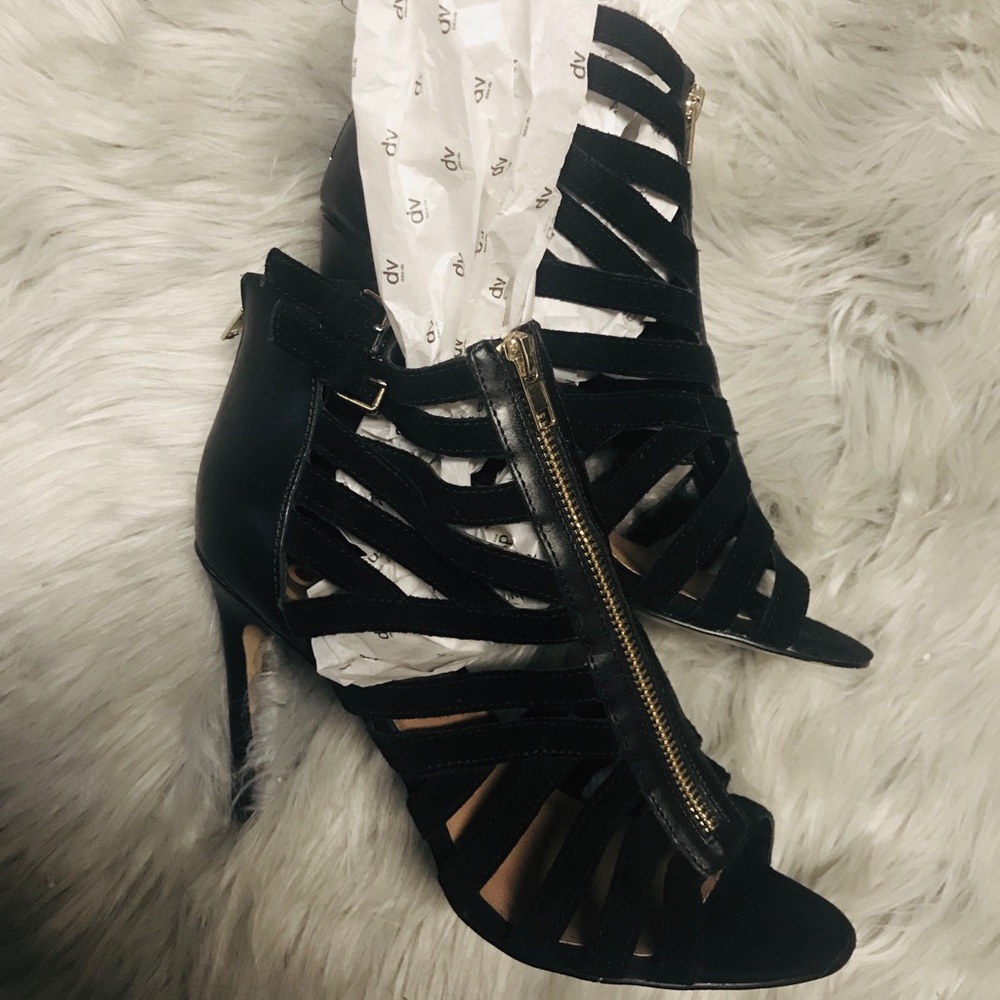 💥💫Black Suede Dolce Vita Heels💥✨